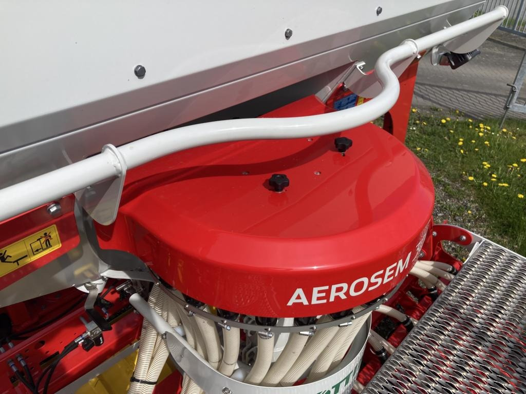 Pöttinger AEROSEM 3002 A - Semoir: photos 3 Pöttinger AEROSEM 3002 A - Semoir: photos 3