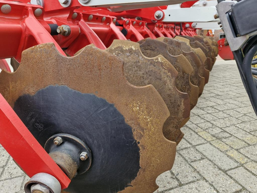 Pöttinger TERRADISC 4001 K - Cover crop: photos 4 Pöttinger TERRADISC 4001 K - Cover crop: photos 4