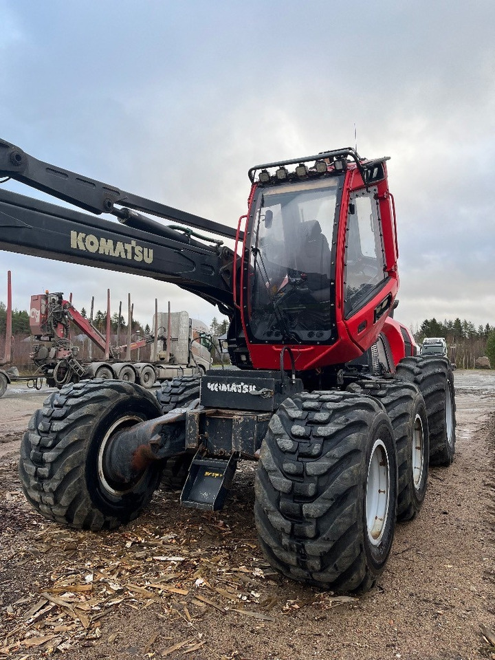 Komatsu 911 - Abatteuse: photos 1 Komatsu 911 - Abatteuse: photos 1
