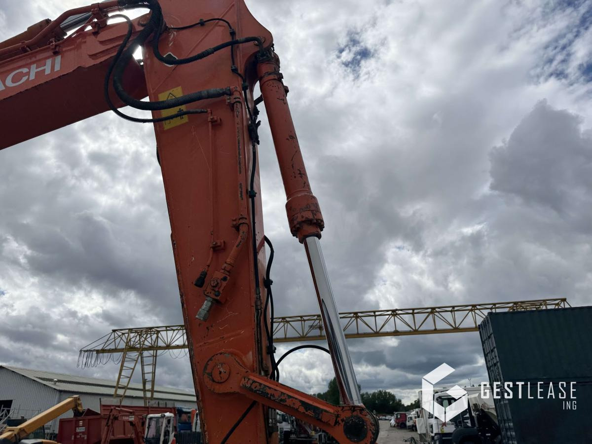 Hitachi ZX250LCN-5B - Pelle sur chenille: photos 5 Hitachi ZX250LCN-5B - Pelle sur chenille: photos 5