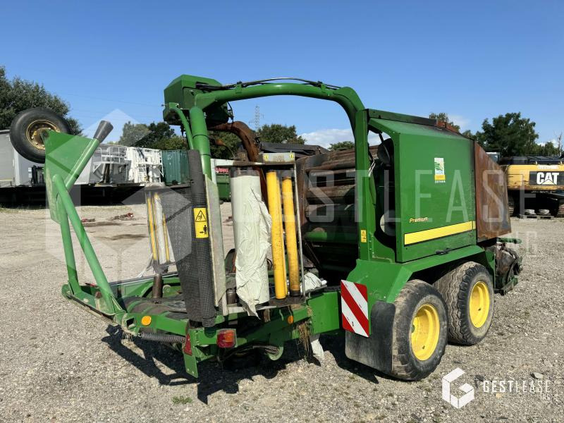 John Deere 744 - Presse à balles rondes: photos 2 John Deere 744 - Presse à balles rondes: photos 2