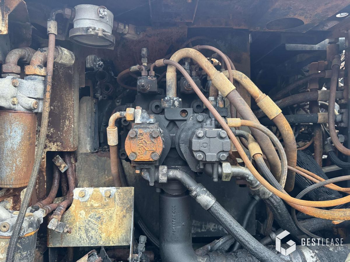 Liebherr R922LC - Pelle sur chenille: photos 4 Liebherr R922LC - Pelle sur chenille: photos 4