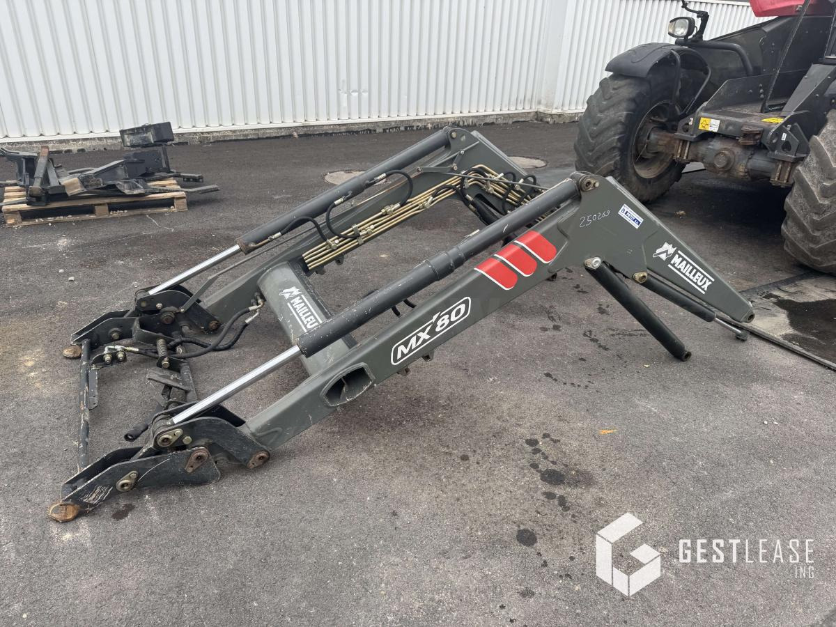 MAILLEUX MX80 - Chargeur frontal pour tracteur: photos 1 MAILLEUX MX80 - Chargeur frontal pour tracteur: photos 1
