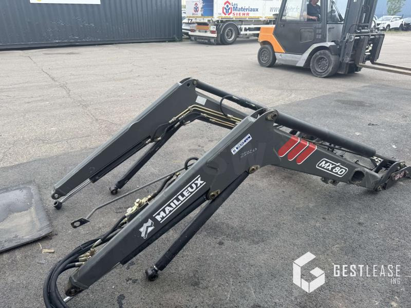 MAILLEUX MX80 - Chargeur frontal pour tracteur: photos 2 MAILLEUX MX80 - Chargeur frontal pour tracteur: photos 2