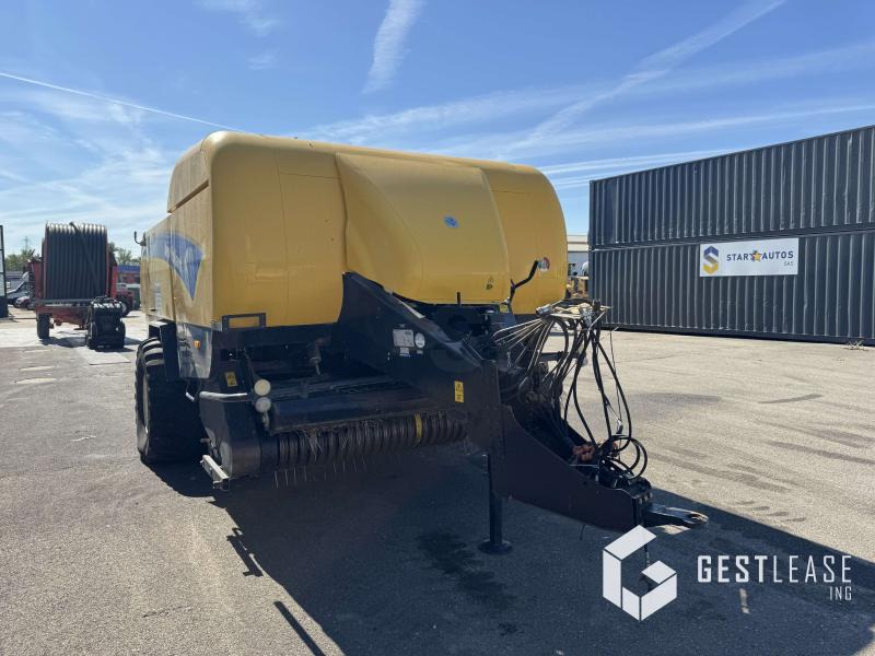 New Holland BB 9070 CROPCUTTER - Presse à balles cubiques: photos 4 New Holland BB 9070 CROPCUTTER - Presse à balles cubiques: photos 4