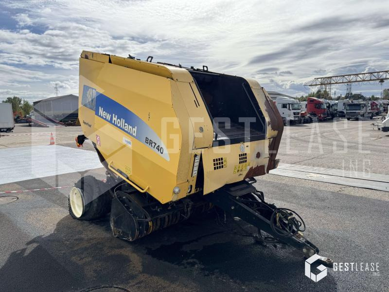 New Holland BR740 - Presse à balles rondes: photos 4 New Holland BR740 - Presse à balles rondes: photos 4