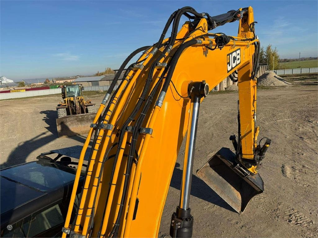 Pelle sur pneus JCB JS 175 W T4i ENGCON + GRAPPLE: photos 15 Pelle sur pneus JCB JS 175 W T4i ENGCON + GRAPPLE: photos 15