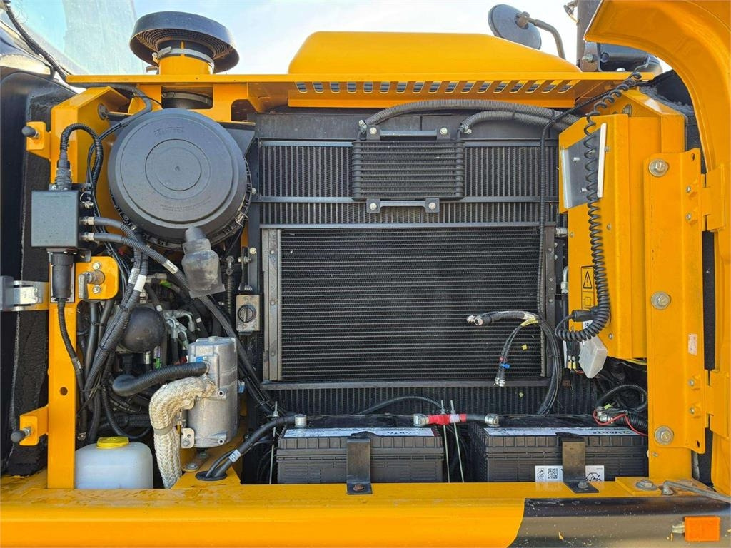 Pelle sur pneus JCB JS 175 W T4i ENGCON + GRAPPLE: photos 9 Pelle sur pneus JCB JS 175 W T4i ENGCON + GRAPPLE: photos 9