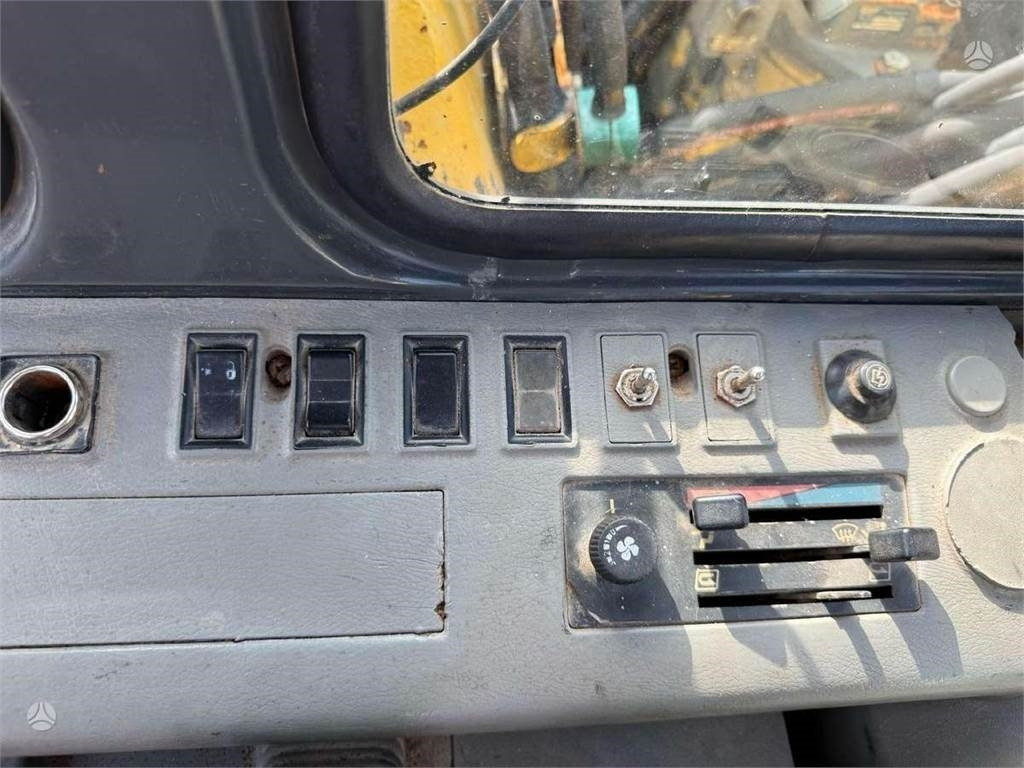 Komatsu PC 180 LC-6K  en leasing occasion Komatsu PC 180 LC-6K: photos 22