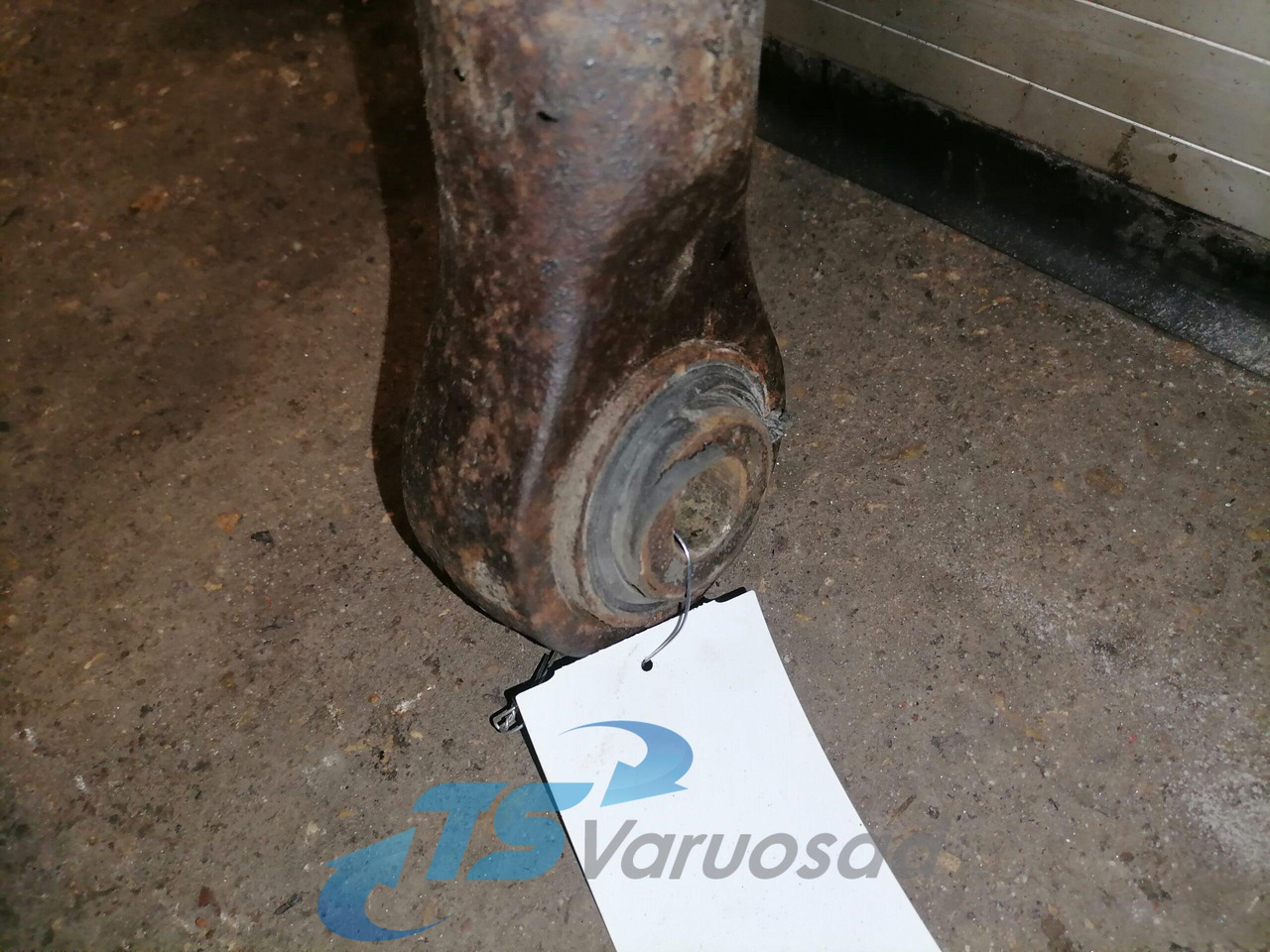 MAN Anti-roll bar 81437156116 - Barre stabilisatrice pour Camion: photos 2 MAN Anti-roll bar 81437156116 - Barre stabilisatrice pour Camion: photos 2