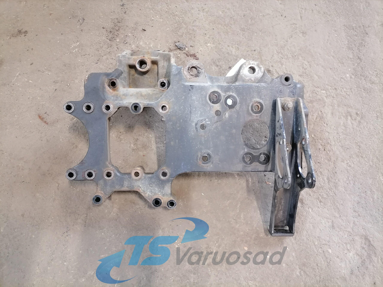 MAN Bracket 81413133013 - Frame/ Châssis pour Camion: photos 2 MAN Bracket 81413133013 - Frame/ Châssis pour Camion: photos 2