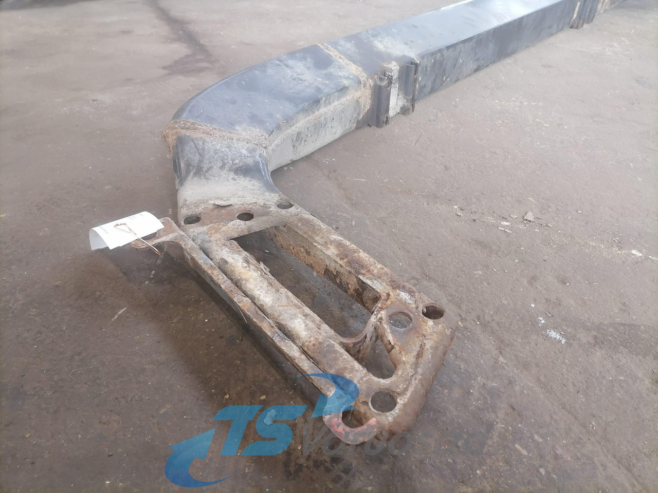 MAN Bumper 81416505013 - Pare-chocs pour Camion: photos 4 MAN Bumper 81416505013 - Pare-chocs pour Camion: photos 4