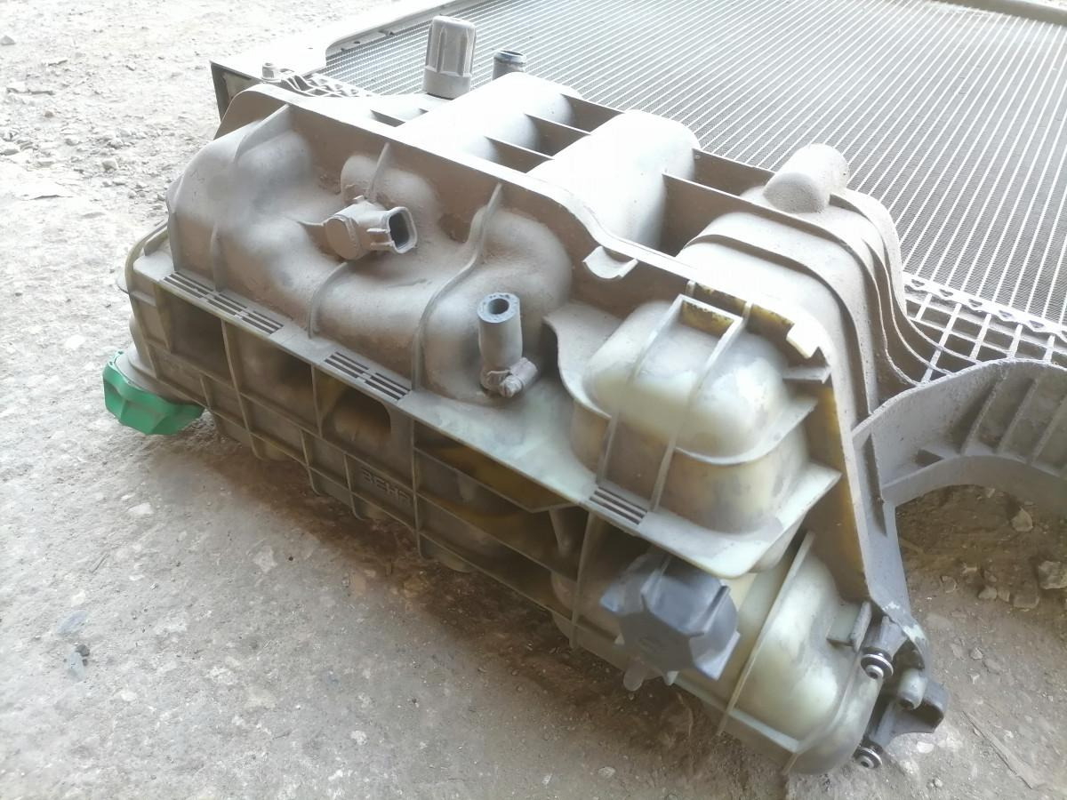 MAN Cooling radiator 81061016472 - Radiateur pour Camion: photos 4 MAN Cooling radiator 81061016472 - Radiateur pour Camion: photos 4