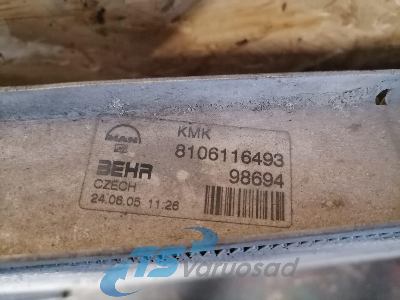 MAN Cooling radiator 8106116493 - Radiateur pour Camion: photos 3 MAN Cooling radiator 8106116493 - Radiateur pour Camion: photos 3