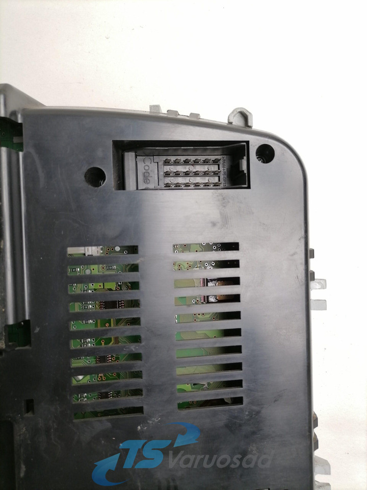 MAN Dashboard 81272026125 - Panel de instrumentos pour Camion: photos 4 MAN Dashboard 81272026125 - Panel de instrumentos pour Camion: photos 4