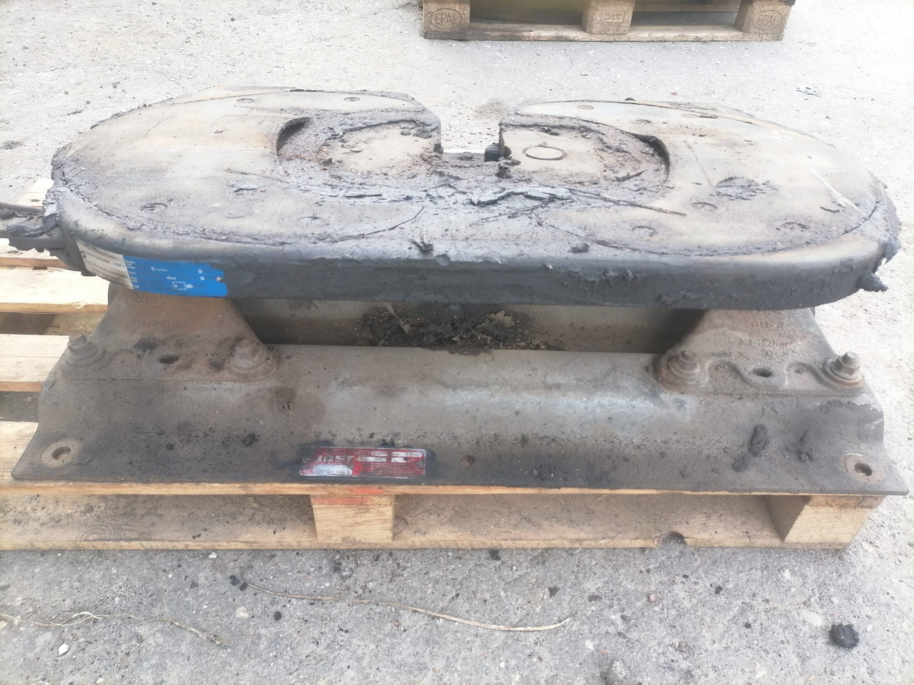 MAN Fifht wheel 662131013 - Sellette d'attelage pour Camion: photos 5 MAN Fifht wheel 662131013 - Sellette d'attelage pour Camion: photos 5