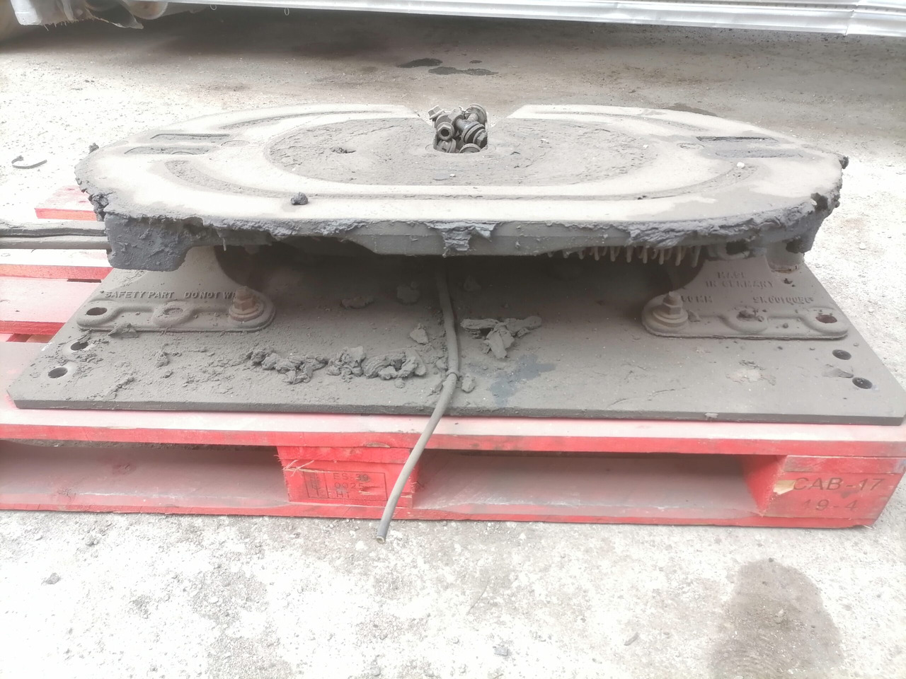 MAN Fifht wheel 81427106217 - Sellette d'attelage pour Camion: photos 5 MAN Fifht wheel 81427106217 - Sellette d'attelage pour Camion: photos 5