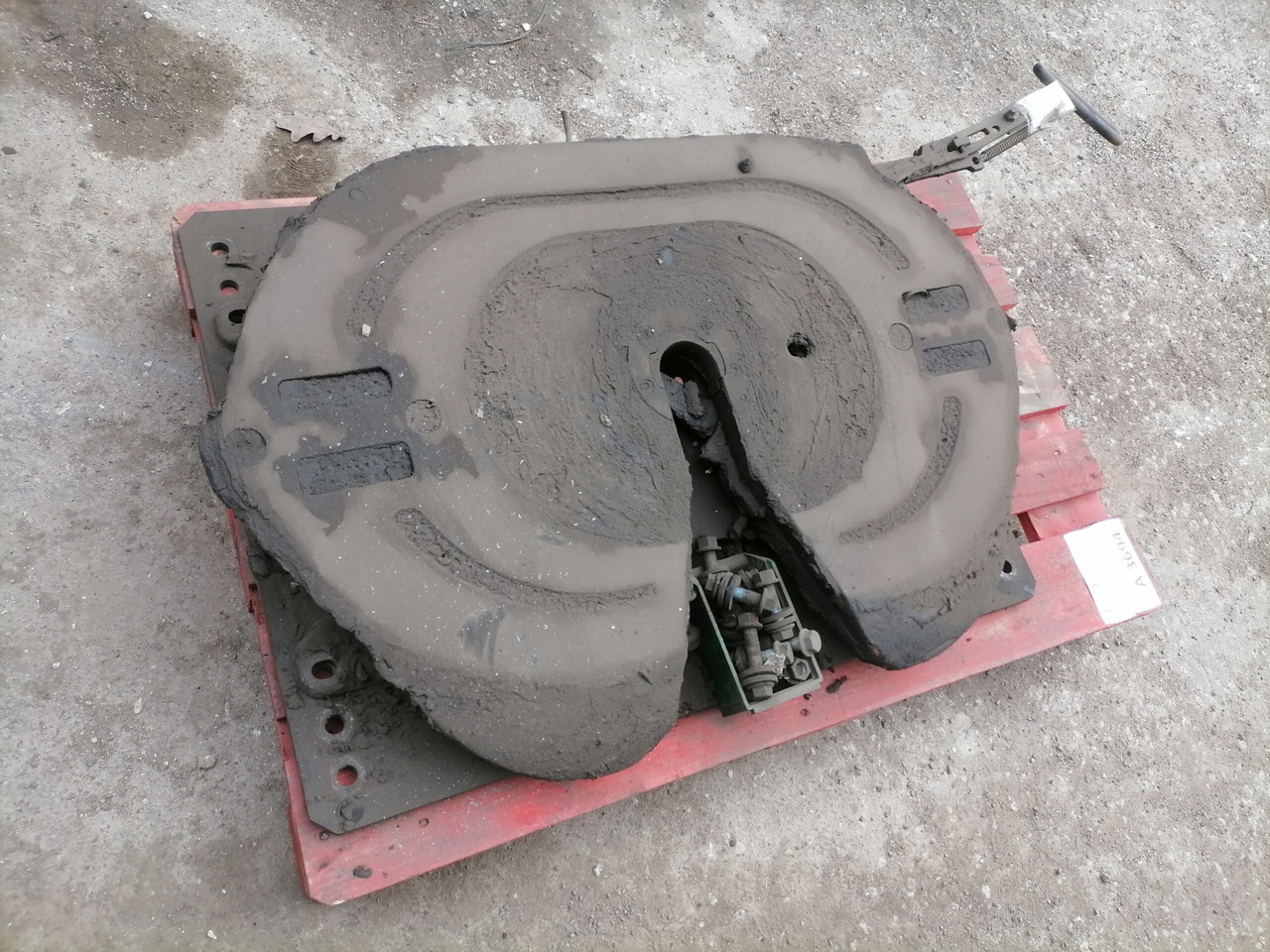 MAN Fifht wheel 81427106217 - Sellette d'attelage pour Camion: photos 2 MAN Fifht wheel 81427106217 - Sellette d'attelage pour Camion: photos 2