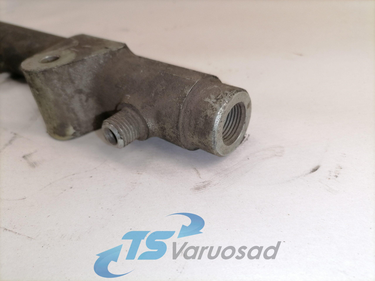 MAN Fuel collector 51103116058 - Système de carburant pour Camion: photos 5 MAN Fuel collector 51103116058 - Système de carburant pour Camion: photos 5