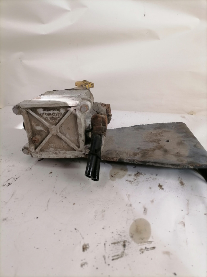 MAN Fuel separator 81125016044 - Filtre à carburant pour Camion: photos 3 MAN Fuel separator 81125016044 - Filtre à carburant pour Camion: photos 3