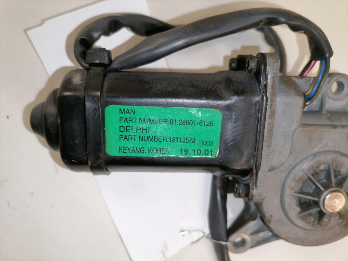 MAN Glass lift 81286016126 - Fenêtre et pièces pour Camion: photos 4 MAN Glass lift 81286016126 - Fenêtre et pièces pour Camion: photos 4