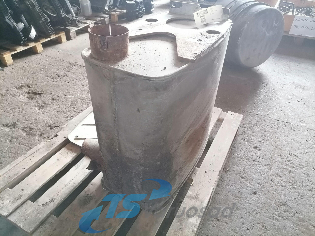 MAN Muffler 81151010346 - Silencieux pour Camion: photos 5 MAN Muffler 81151010346 - Silencieux pour Camion: photos 5