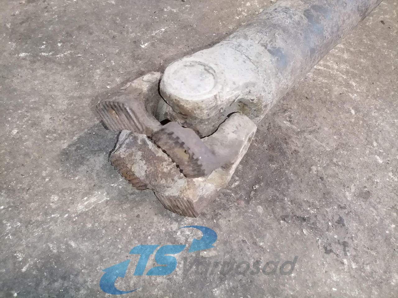 MAN Propeller shaft 81393336144 - Arbre à cardan pour Camion: photos 3 MAN Propeller shaft 81393336144 - Arbre à cardan pour Camion: photos 3