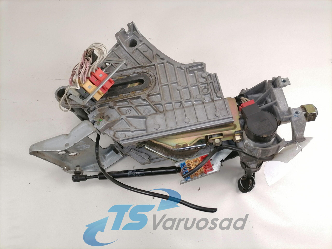 MAN Roolisammas 81461136235 - Colonne de direction pour Camion: photos 3 MAN Roolisammas 81461136235 - Colonne de direction pour Camion: photos 3