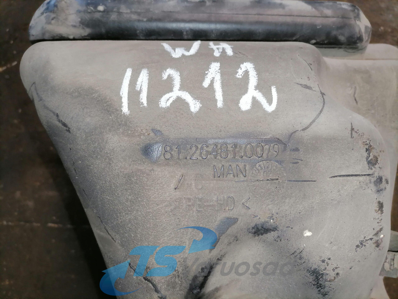 MAN Windscreen washer fluid tank 81264810079 - Essuie-glace pour Camion: photos 2 MAN Windscreen washer fluid tank 81264810079 - Essuie-glace pour Camion: photos 2