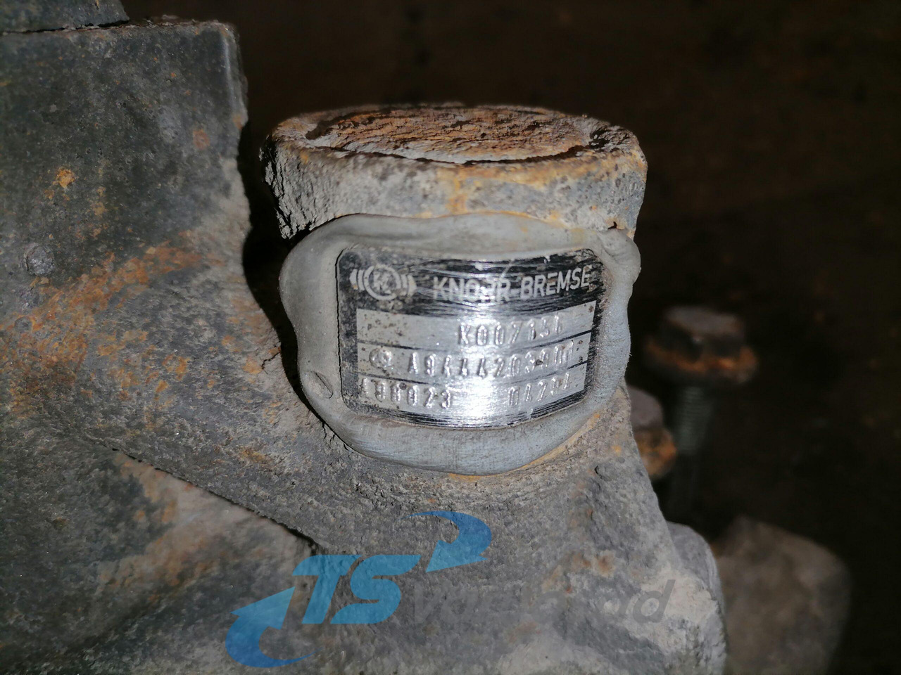 Mercedes-Benz Brake caliper A9444203901 - Pièces de frein pour Camion: photos 5 Mercedes-Benz Brake caliper A9444203901 - Pièces de frein pour Camion: photos 5