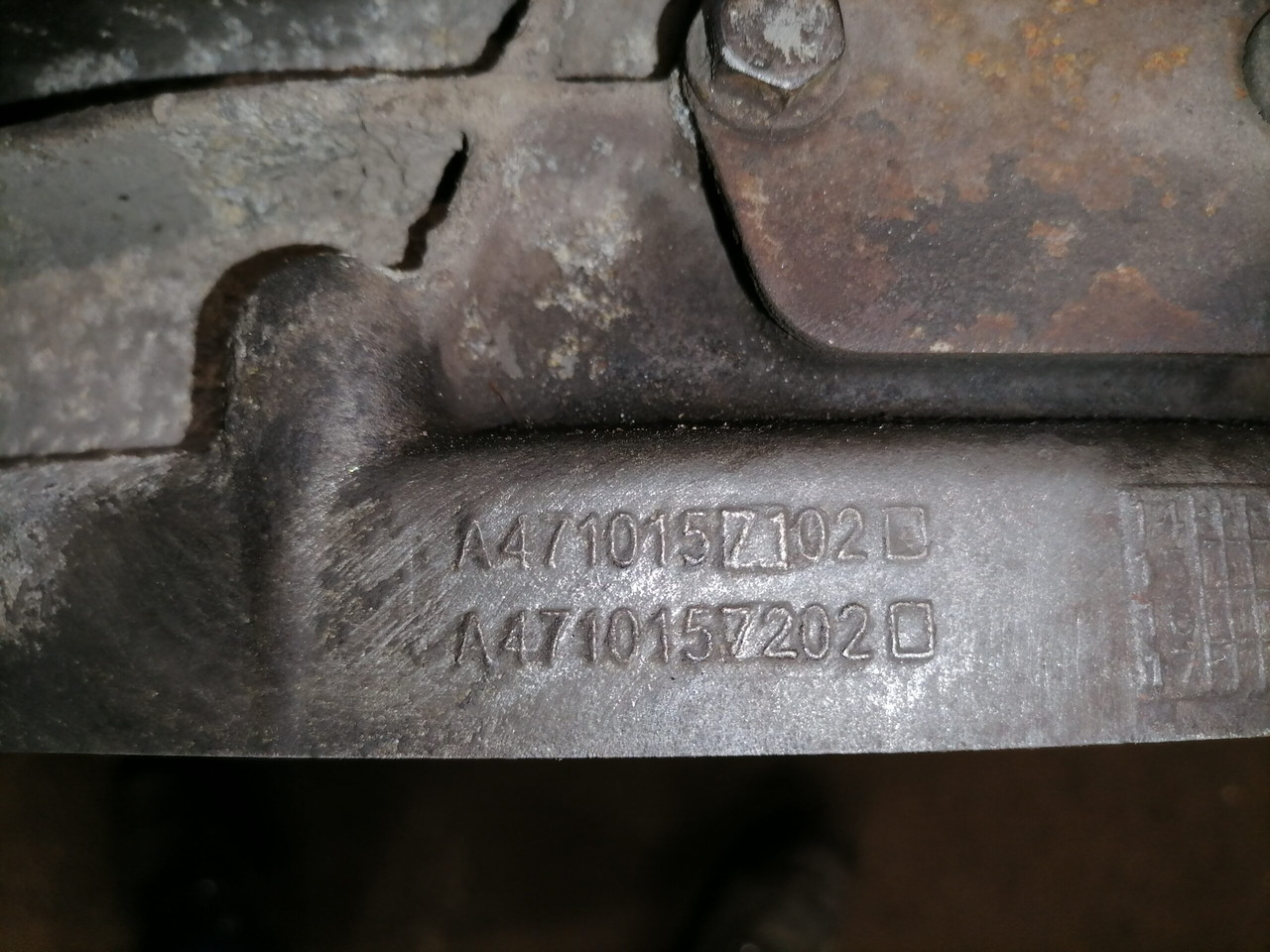Mercedes-Benz Flywheel housing A4710157102 - Volant moteur pour Camion: photos 3 Mercedes-Benz Flywheel housing A4710157102 - Volant moteur pour Camion: photos 3