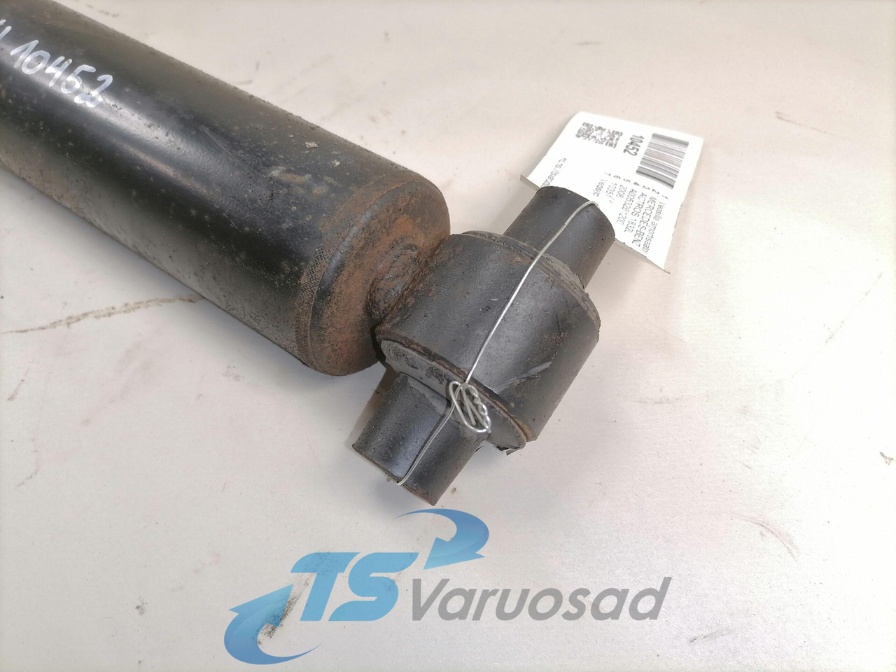 Mercedes-Benz Rear axel shock absorber A0053261200 - Amortisseurs pour Camion: photos 2 Mercedes-Benz Rear axel shock absorber A0053261200 - Amortisseurs pour Camion: photos 2
