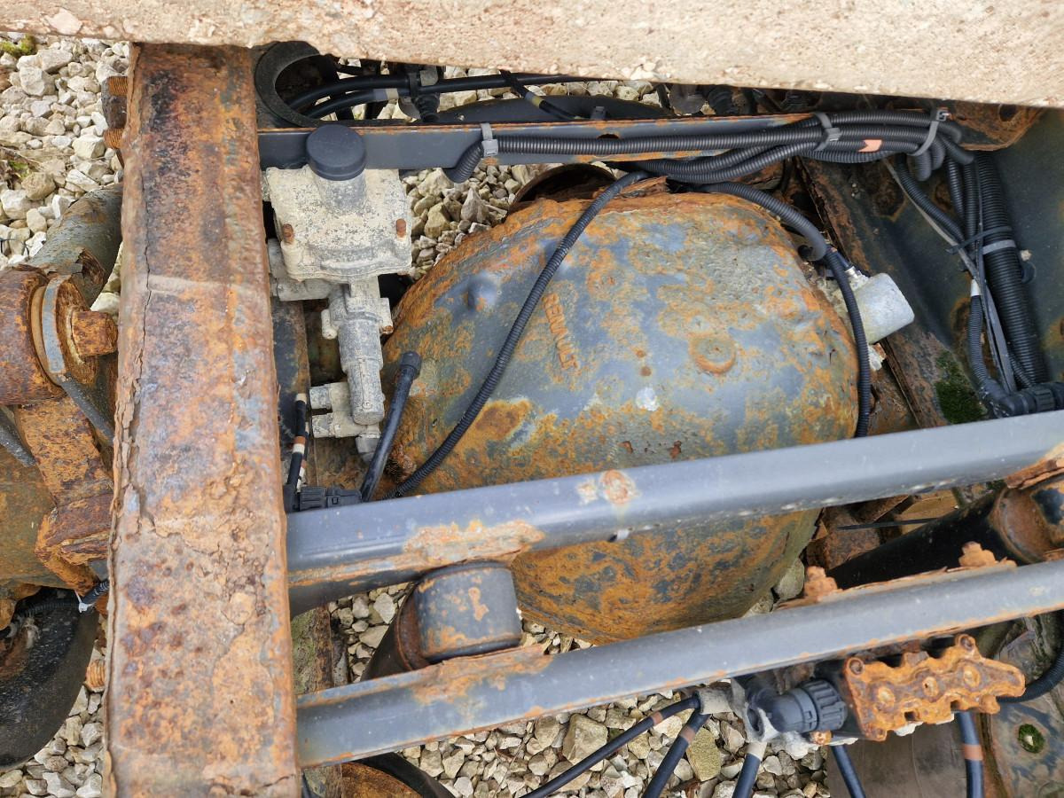 Renault Veosild P1370 12x37 P1370 - Essieu et pièces pour Camion: photos 4 Renault Veosild P1370 12x37 P1370 - Essieu et pièces pour Camion: photos 4