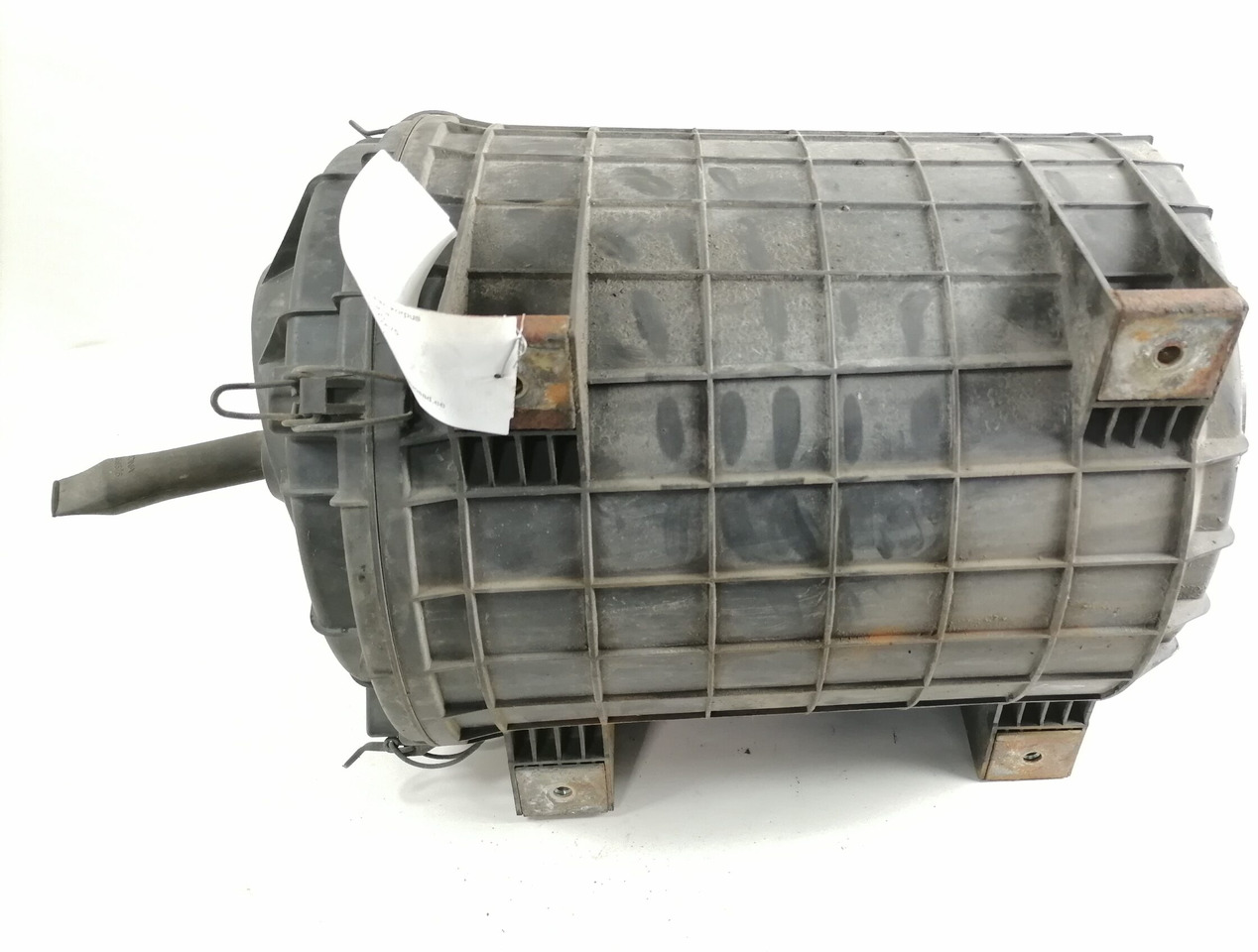 Scania Air filter housing 1335675 - Système d'admission d'air pour Camion: photos 5 Scania Air filter housing 1335675 - Système d'admission d'air pour Camion: photos 5