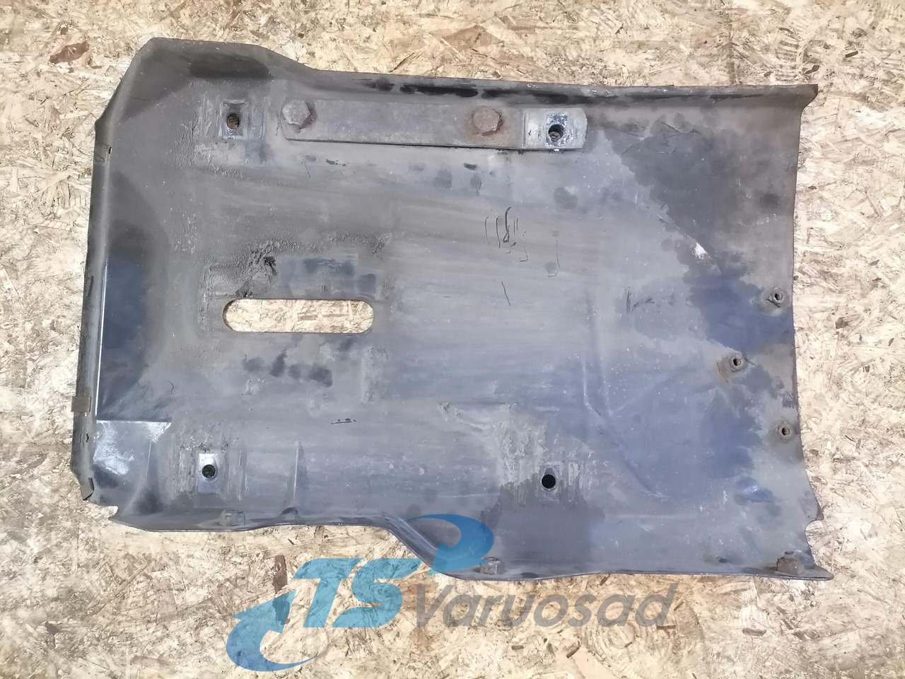 Scania Air filter housing carrier 1741549 - Système d'admission d'air pour Camion: photos 3 Scania Air filter housing carrier 1741549 - Système d'admission d'air pour Camion: photos 3