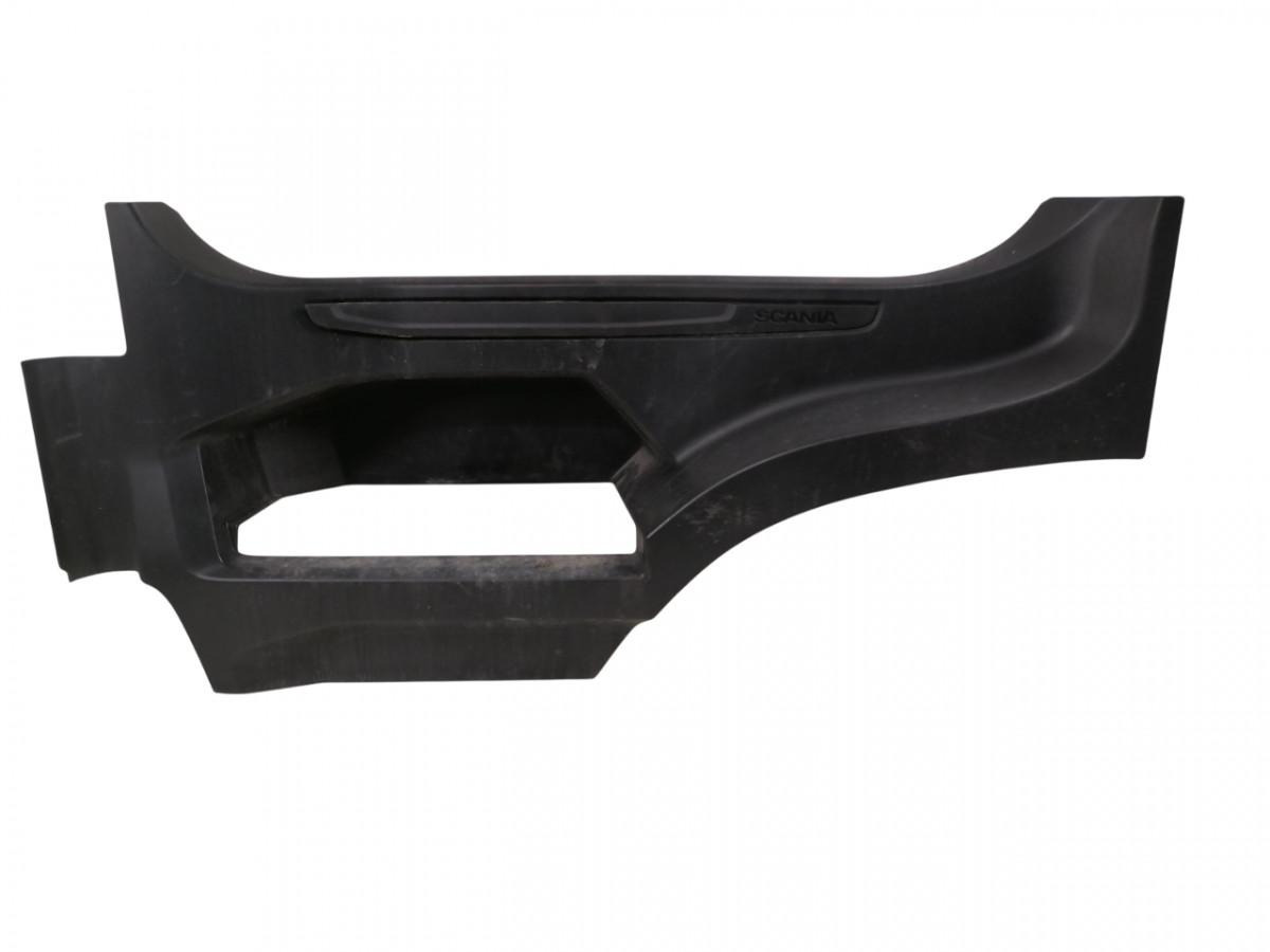 Scania Astmelaua plastik 2418447 - Marchepied pour Camion: photos 1 Scania Astmelaua plastik 2418447 - Marchepied pour Camion: photos 1