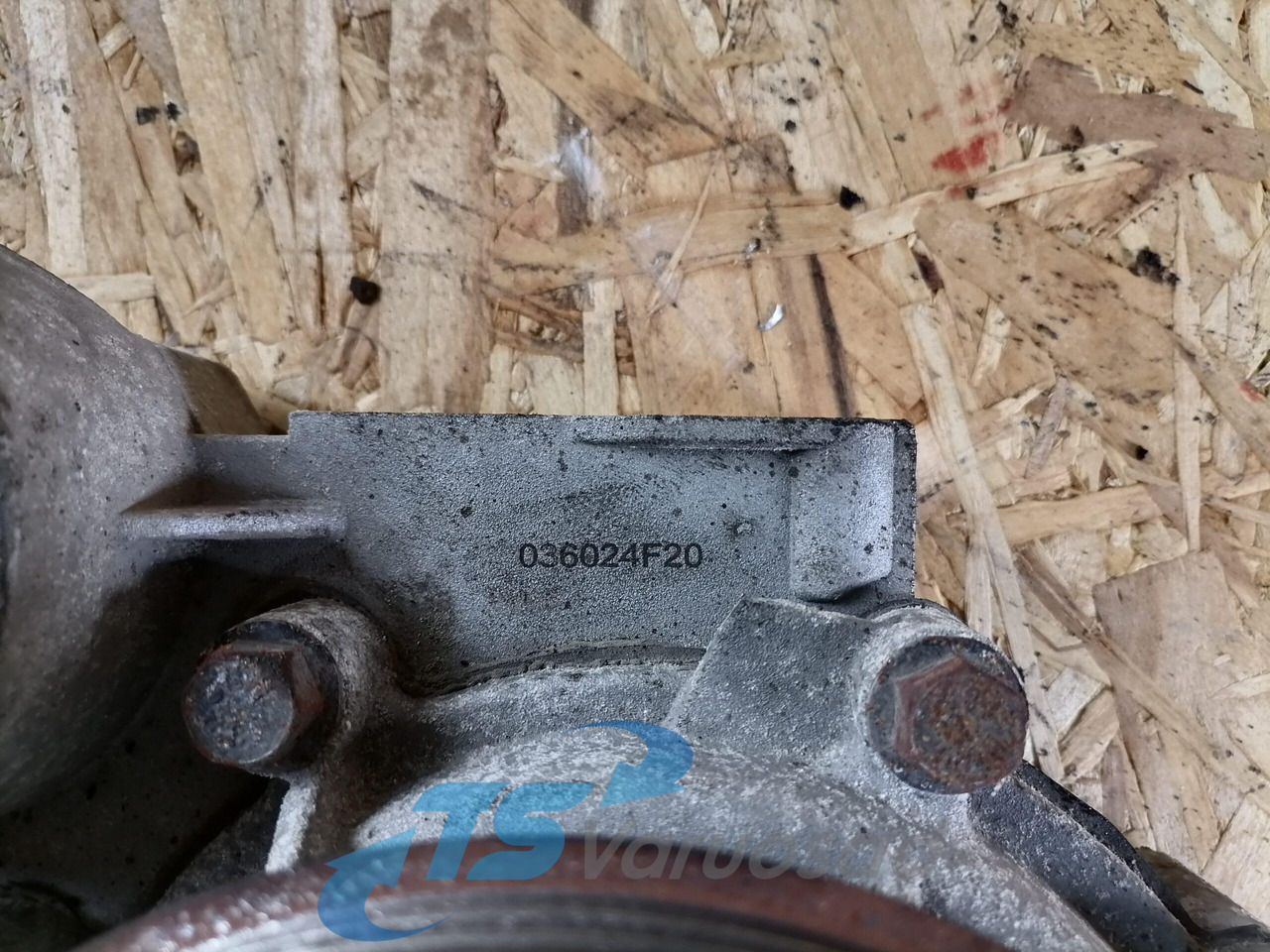 Scania Cooling pump 1896752 - Pompe à liquide de refroidissement pour Camion: photos 3 Scania Cooling pump 1896752 - Pompe à liquide de refroidissement pour Camion: photos 3