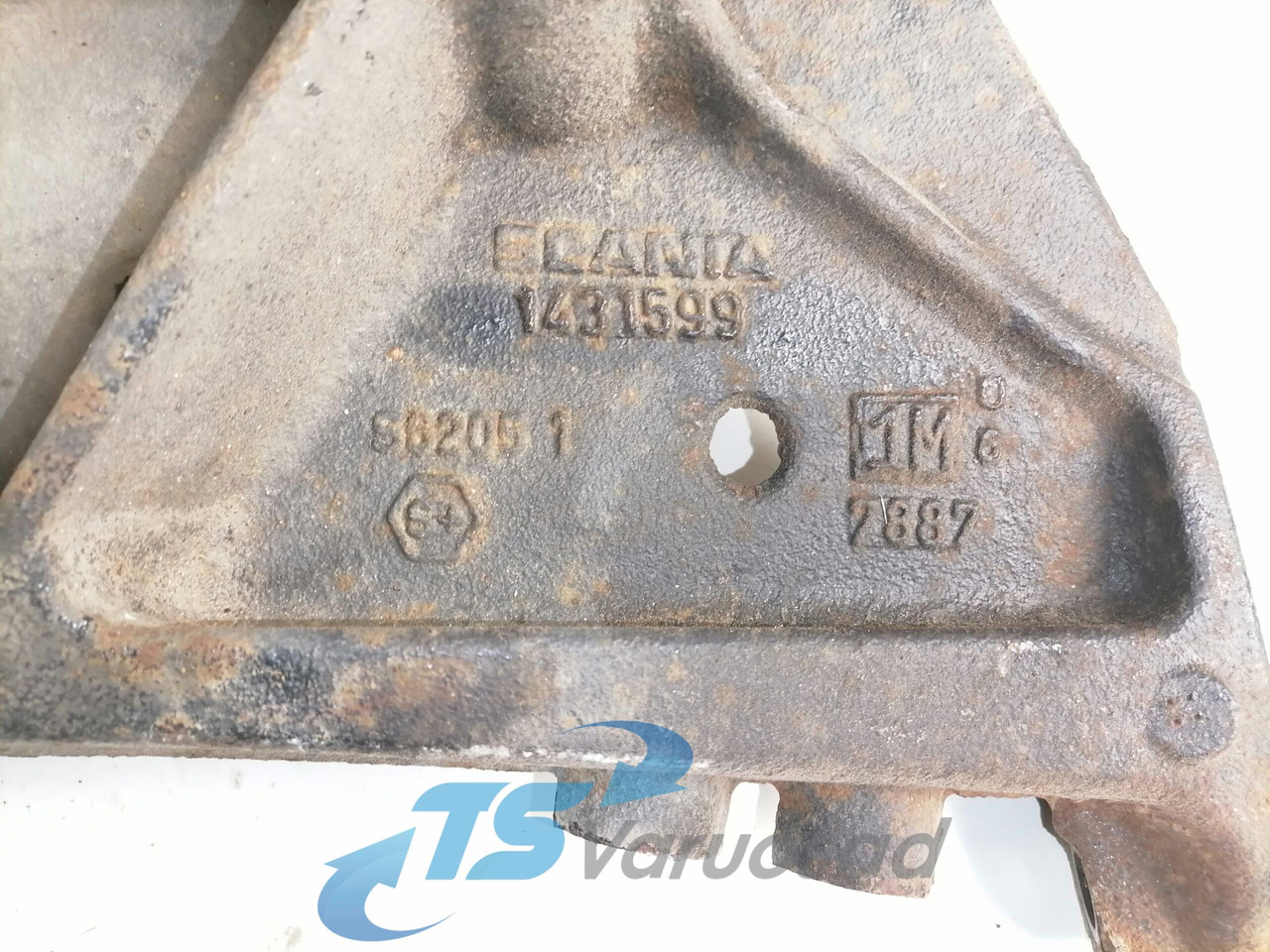 Scania Front bumper carrier 1431599 - Pare-chocs pour Camion: photos 2 Scania Front bumper carrier 1431599 - Pare-chocs pour Camion: photos 2