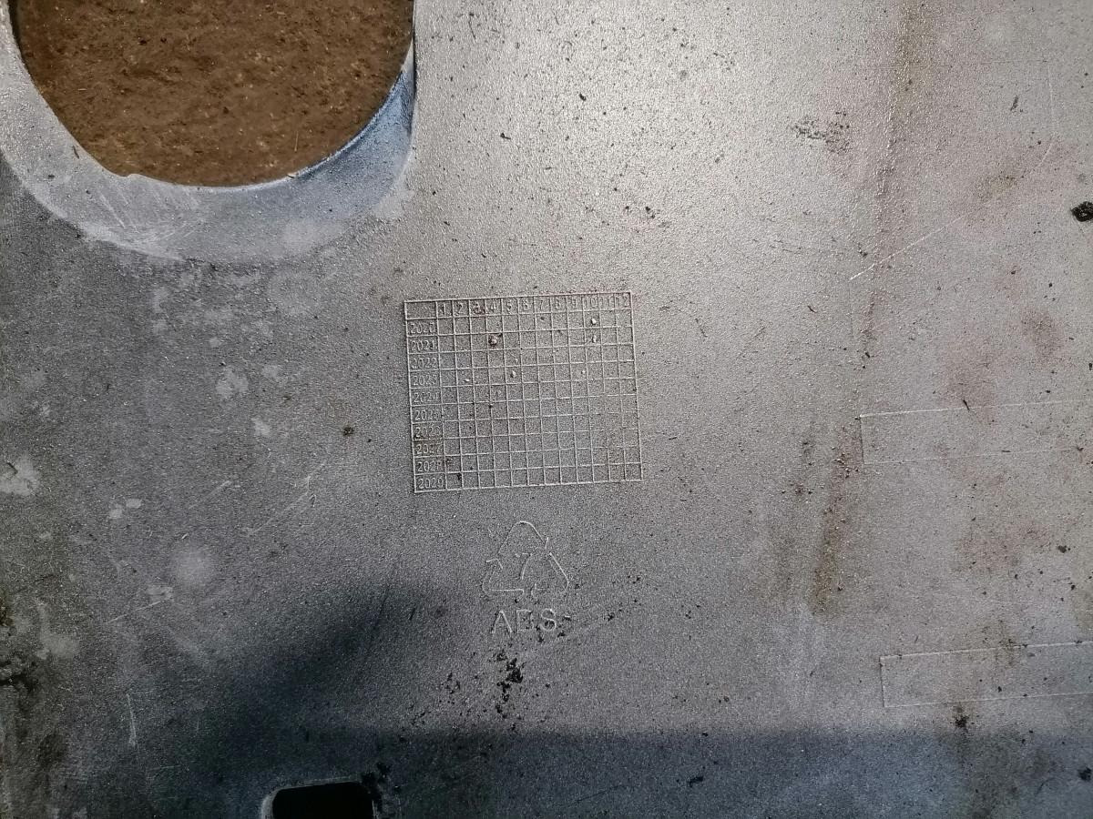 Scania Front bumper cover plastic 2731830 - Aérodynamique/ Spoilers pour Camion: photos 4 Scania Front bumper cover plastic 2731830 - Aérodynamique/ Spoilers pour Camion: photos 4