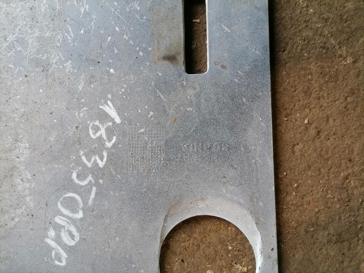 Scania Front bumper cover plastic 2731830 - Aérodynamique/ Spoilers pour Camion: photos 3 Scania Front bumper cover plastic 2731830 - Aérodynamique/ Spoilers pour Camion: photos 3