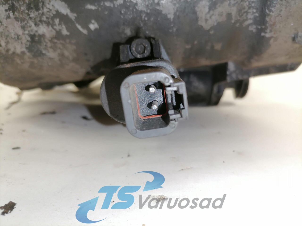 Scania Fuel filter unit 1863221 - Filtre à carburant pour Camion: photos 5 Scania Fuel filter unit 1863221 - Filtre à carburant pour Camion: photos 5