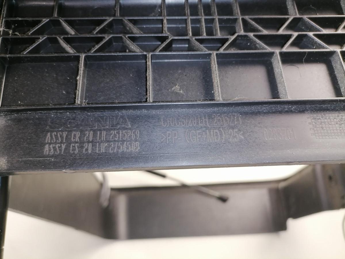 Scania Küljeluugi plastraam 2515269 - Pièce universelle pour Camion: photos 2 Scania Küljeluugi plastraam 2515269 - Pièce universelle pour Camion: photos 2