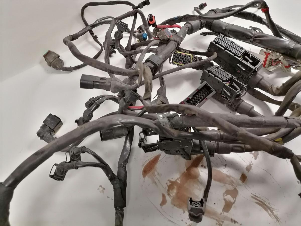 Scania Mootori juhtmestik 2800208 - Pièce universelle pour Camion: photos 3 Scania Mootori juhtmestik 2800208 - Pièce universelle pour Camion: photos 3