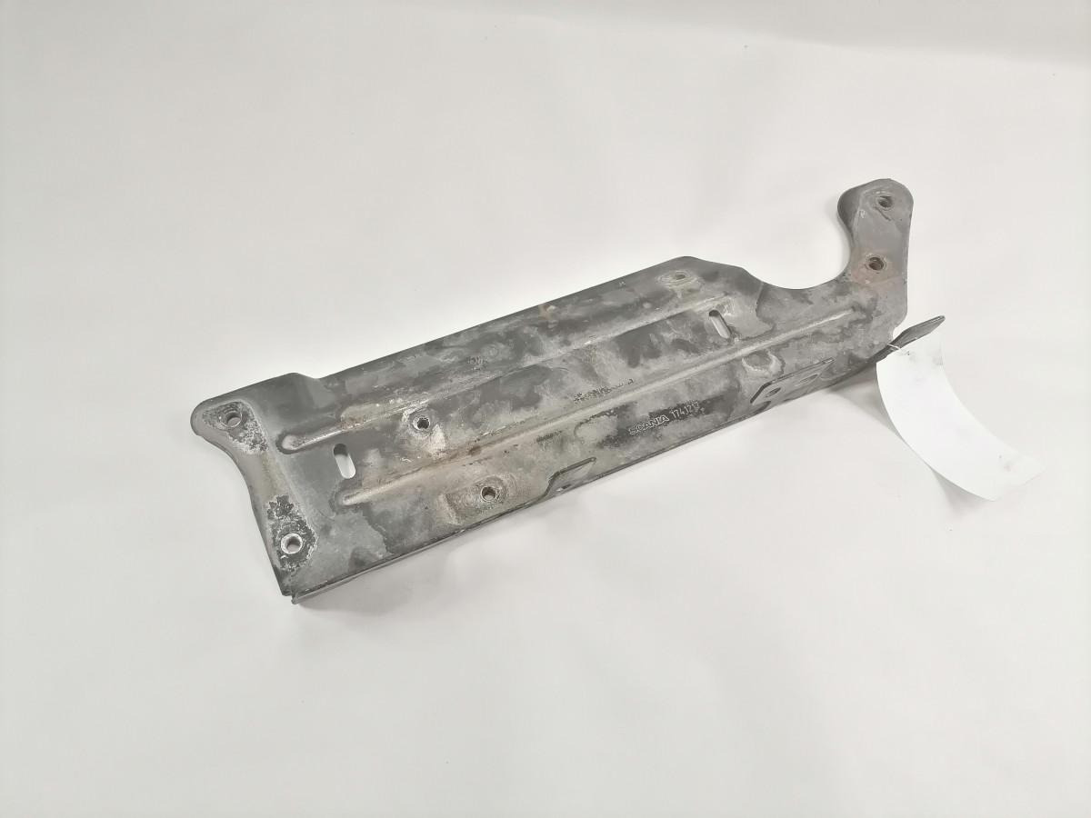 Scania Radiaatori pealne kronstein 1741217 - Pièce universelle pour Camion: photos 3 Scania Radiaatori pealne kronstein 1741217 - Pièce universelle pour Camion: photos 3