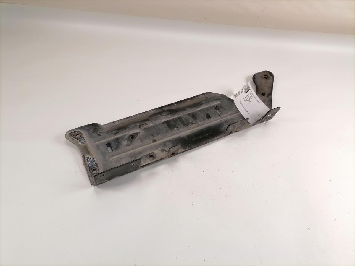 Scania Radiaatori pealne kronstein 1741217 - Pièce universelle pour Camion: photos 2 Scania Radiaatori pealne kronstein 1741217 - Pièce universelle pour Camion: photos 2