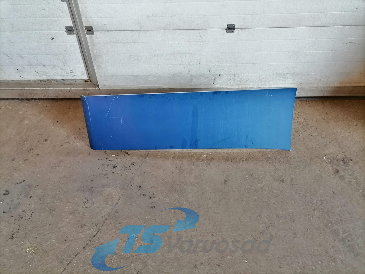 Scania Scania cab wind deflector, right side 1348522 - Aérodynamique/ Spoilers pour Camion: photos 1 Scania Scania cab wind deflector, right side 1348522 - Aérodynamique/ Spoilers pour Camion: photos 1
