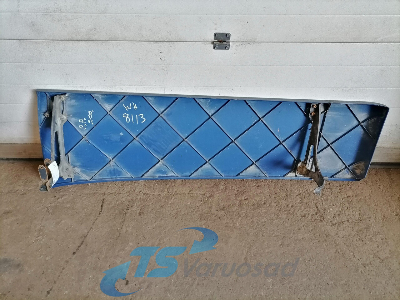 Scania Scania cab wind deflector, right side 1348522 - Aérodynamique/ Spoilers pour Camion: photos 2 Scania Scania cab wind deflector, right side 1348522 - Aérodynamique/ Spoilers pour Camion: photos 2