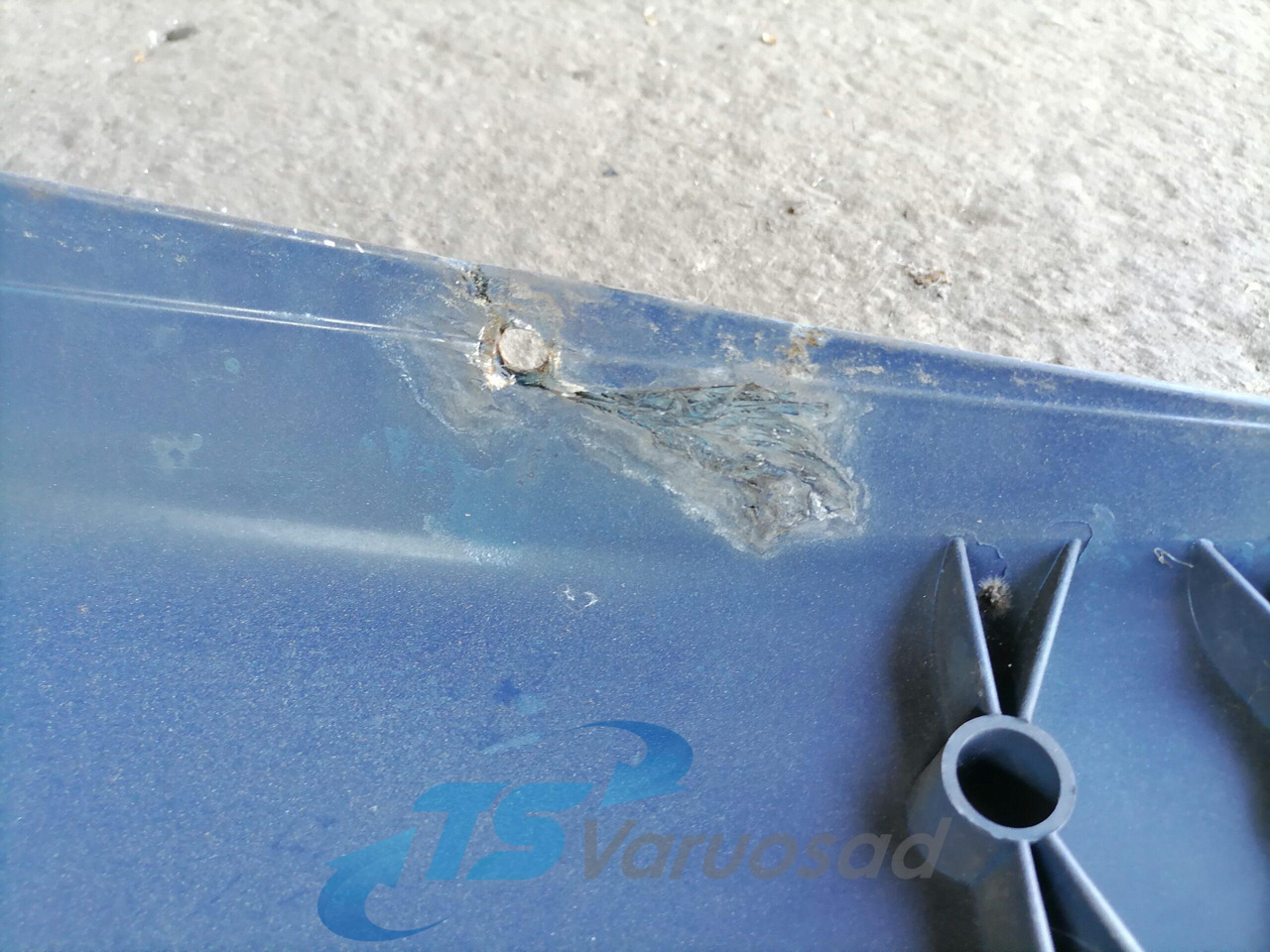 Scania Scania cab wind deflector, roof 1731083 - Aérodynamique/ Spoilers pour Camion: photos 2 Scania Scania cab wind deflector, roof 1731083 - Aérodynamique/ Spoilers pour Camion: photos 2