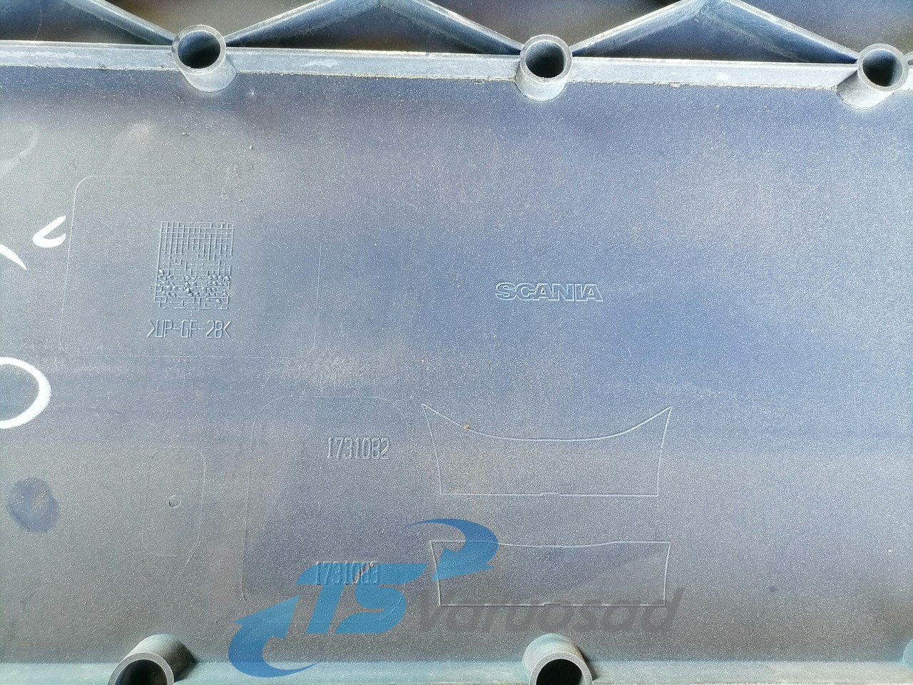 Scania Scania cab wind deflector, roof 1731083 - Aérodynamique/ Spoilers pour Camion: photos 4 Scania Scania cab wind deflector, roof 1731083 - Aérodynamique/ Spoilers pour Camion: photos 4