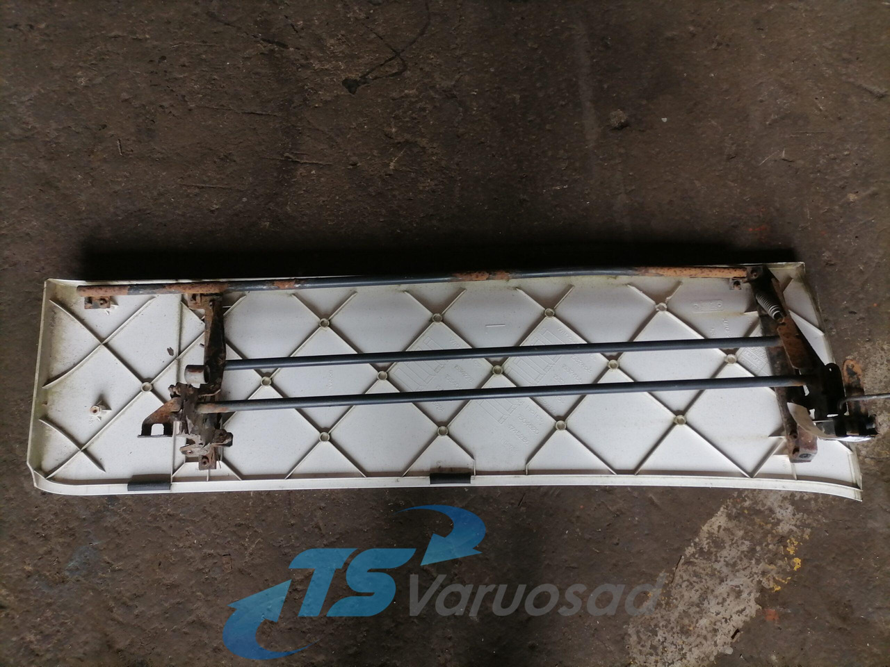 Scania Scania kabiini tuulesuunaja, vasak külg 1532460 - Aérodynamique/ Spoilers pour Camion: photos 2 Scania Scania kabiini tuulesuunaja, vasak külg 1532460 - Aérodynamique/ Spoilers pour Camion: photos 2